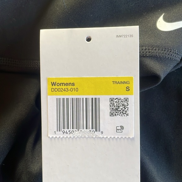 Nike Dri-FIT One Biker Shorts 🚴‍♀️ - Picture 5 of 5